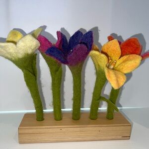 Lovevery Felt Flower Toy